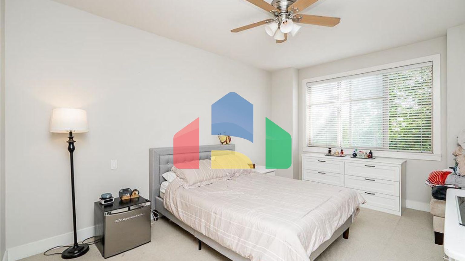 Residential - Condo/Apartment - Surrey, Canada - Canada