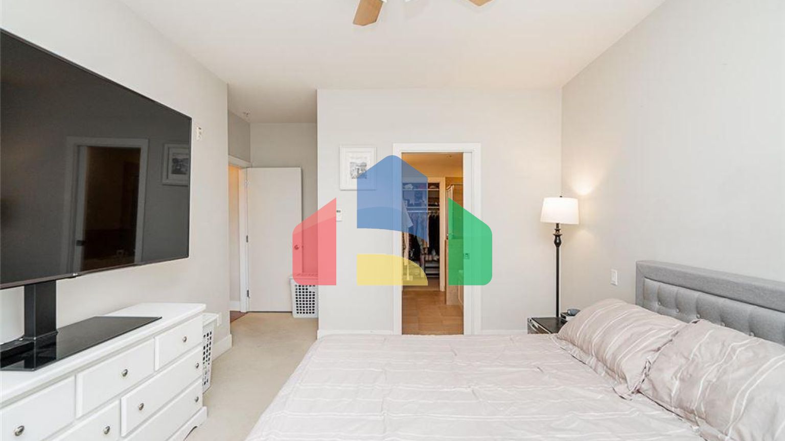 Residential - Condo/Apartment - Surrey, Canada - Canada