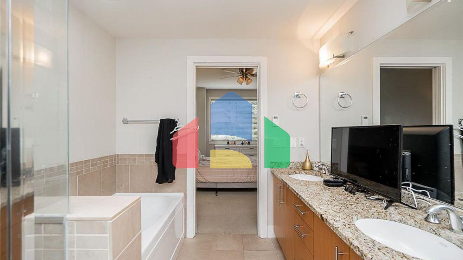 Residential - Condo/Apartment - Surrey, Canada - Canada