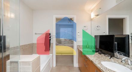 Residential - Condo/Apartment - Surrey, Canada - Canada