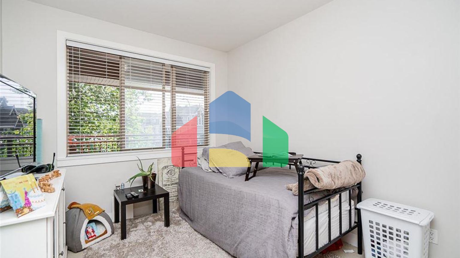 Residential - Condo/Apartment - Surrey, Canada - Canada