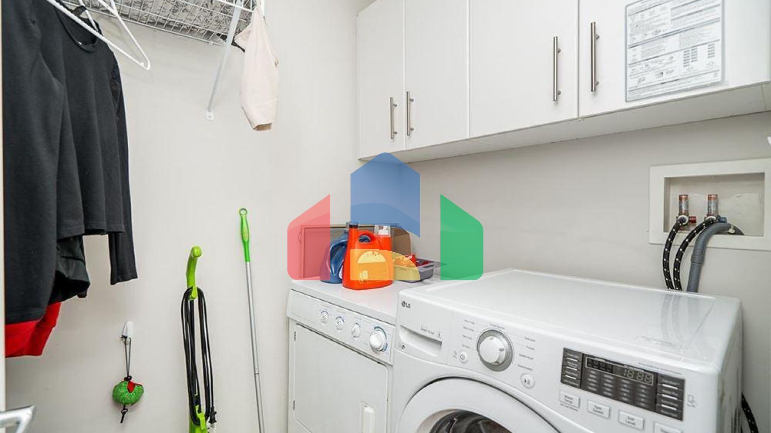 Residential - Condo/Apartment - Surrey, Canada - Canada