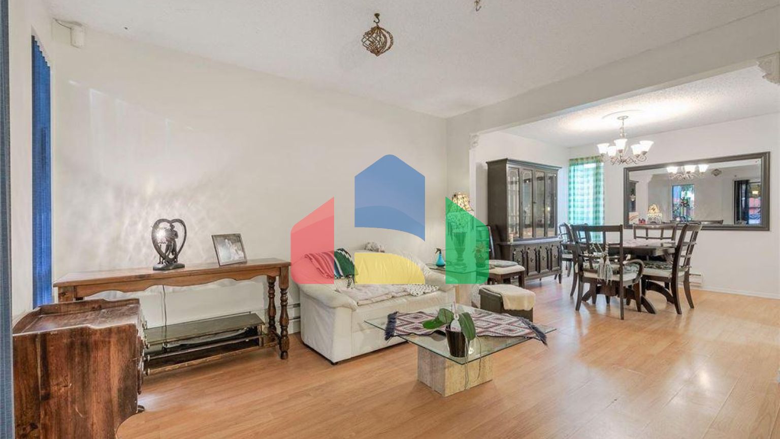 Residential - Townhouse - Surrey, Canada - Canada