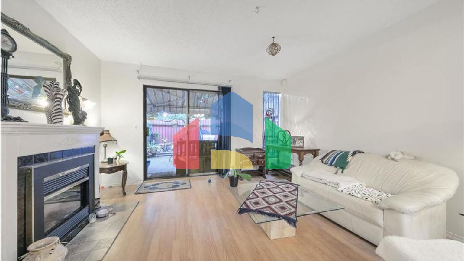 Residential - Townhouse - Surrey, Canada - Canada