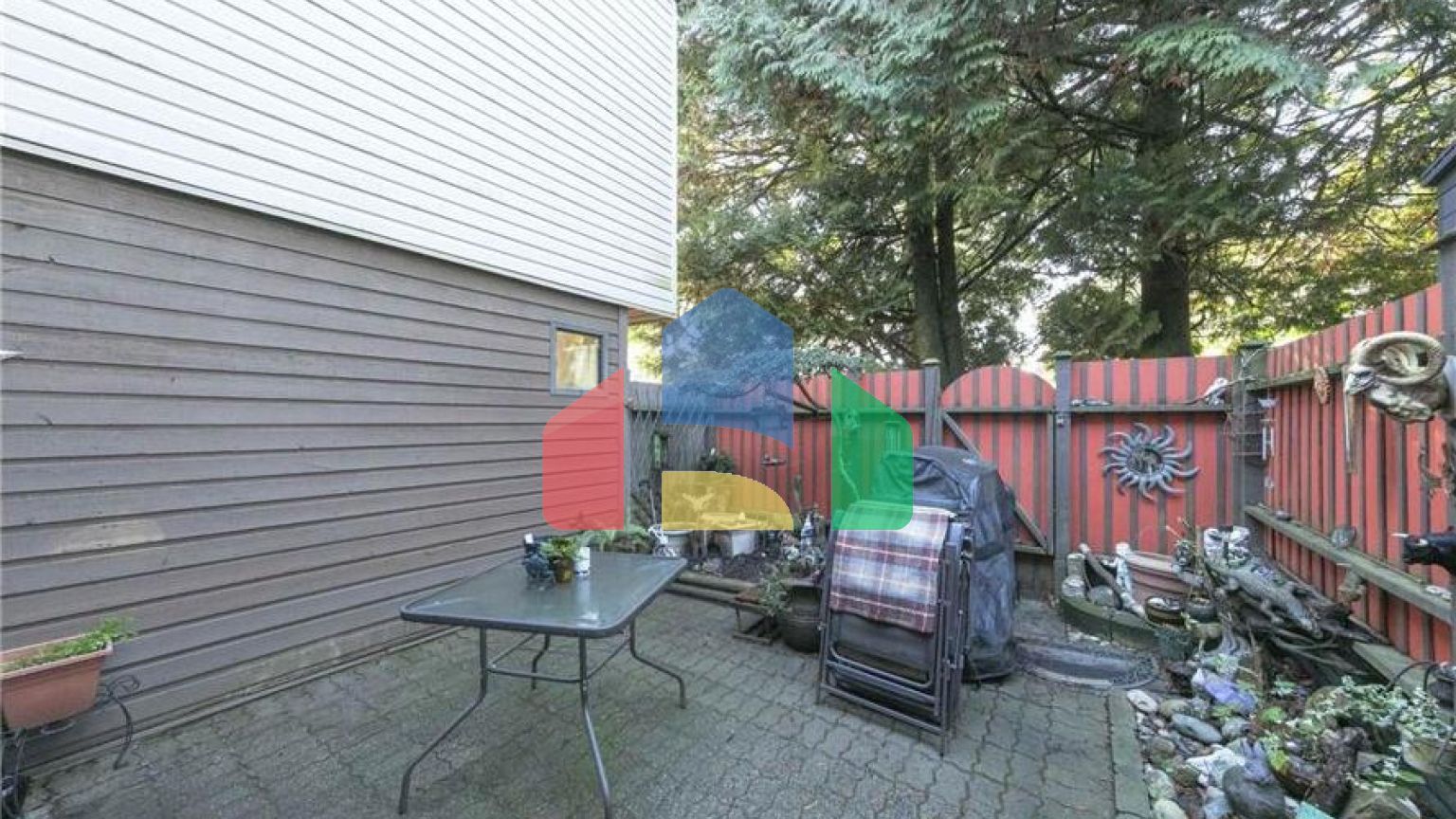 Residential - Townhouse - Surrey, Canada - Canada