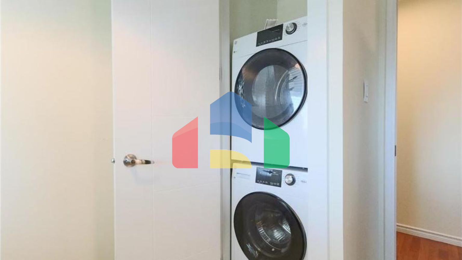 Residential - Single Family Home - Surrey, Canada - Canada