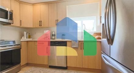 Residential - Single Family Home - Surrey, Canada - Canada