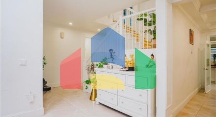 Residential - Single Family Home - Surrey, Canada - Canada