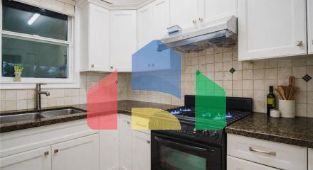 Residential - Single Family Home - Surrey, Canada - Canada