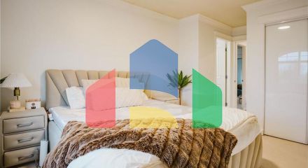 Residential - Single Family Home - Surrey, Canada - Canada