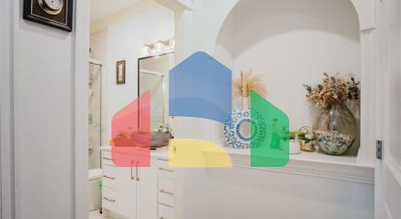 Residential - Single Family Home - Surrey, Canada - Canada