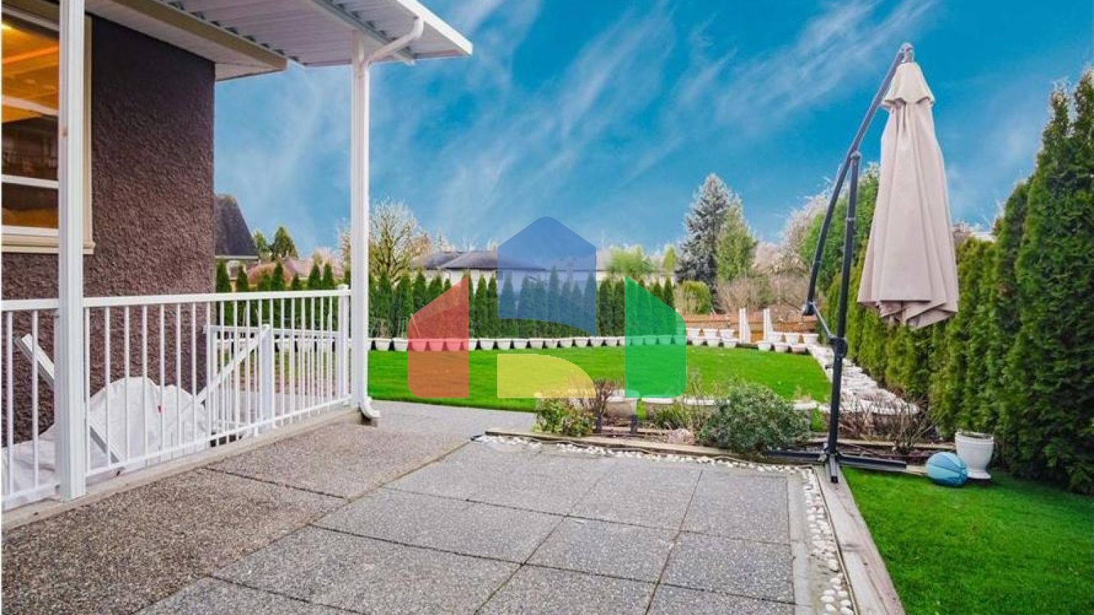 Residential - Single Family Home - Surrey, Canada - Canada