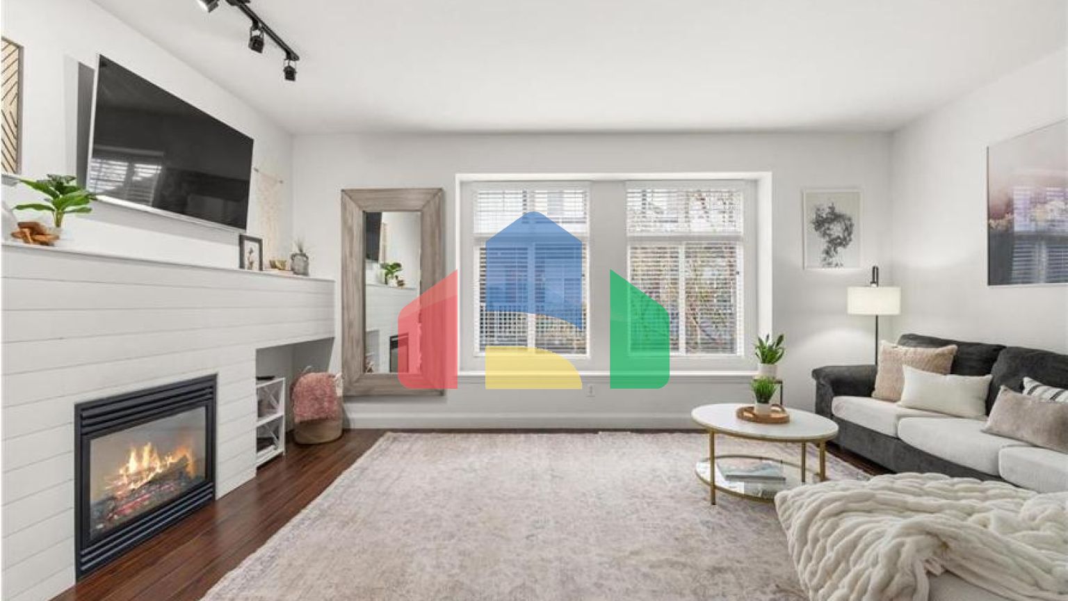 Residential - Townhouse - Surrey, Canada - Canada