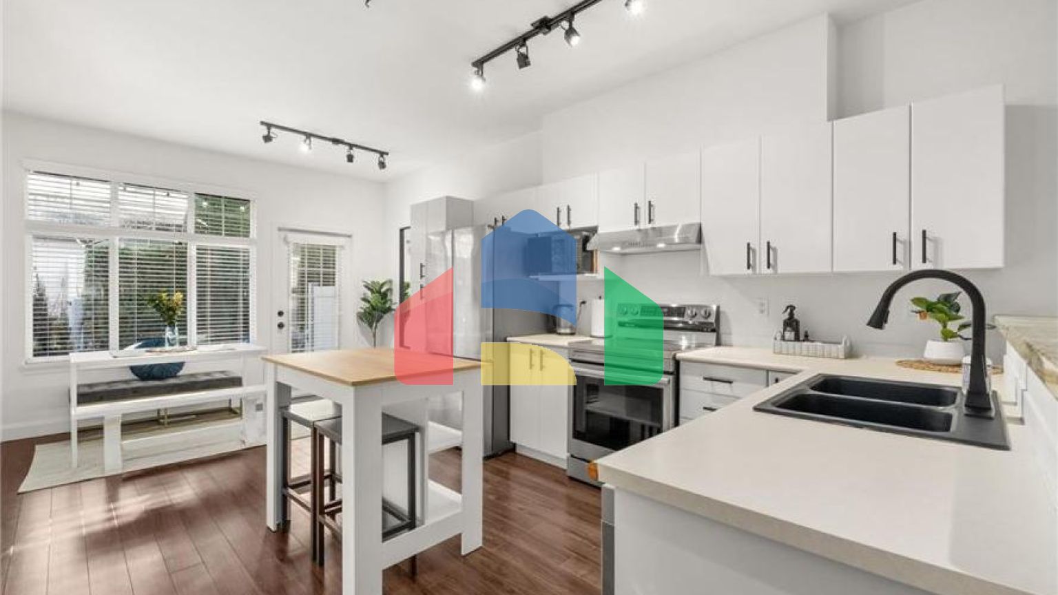 Residential - Townhouse - Surrey, Canada - Canada