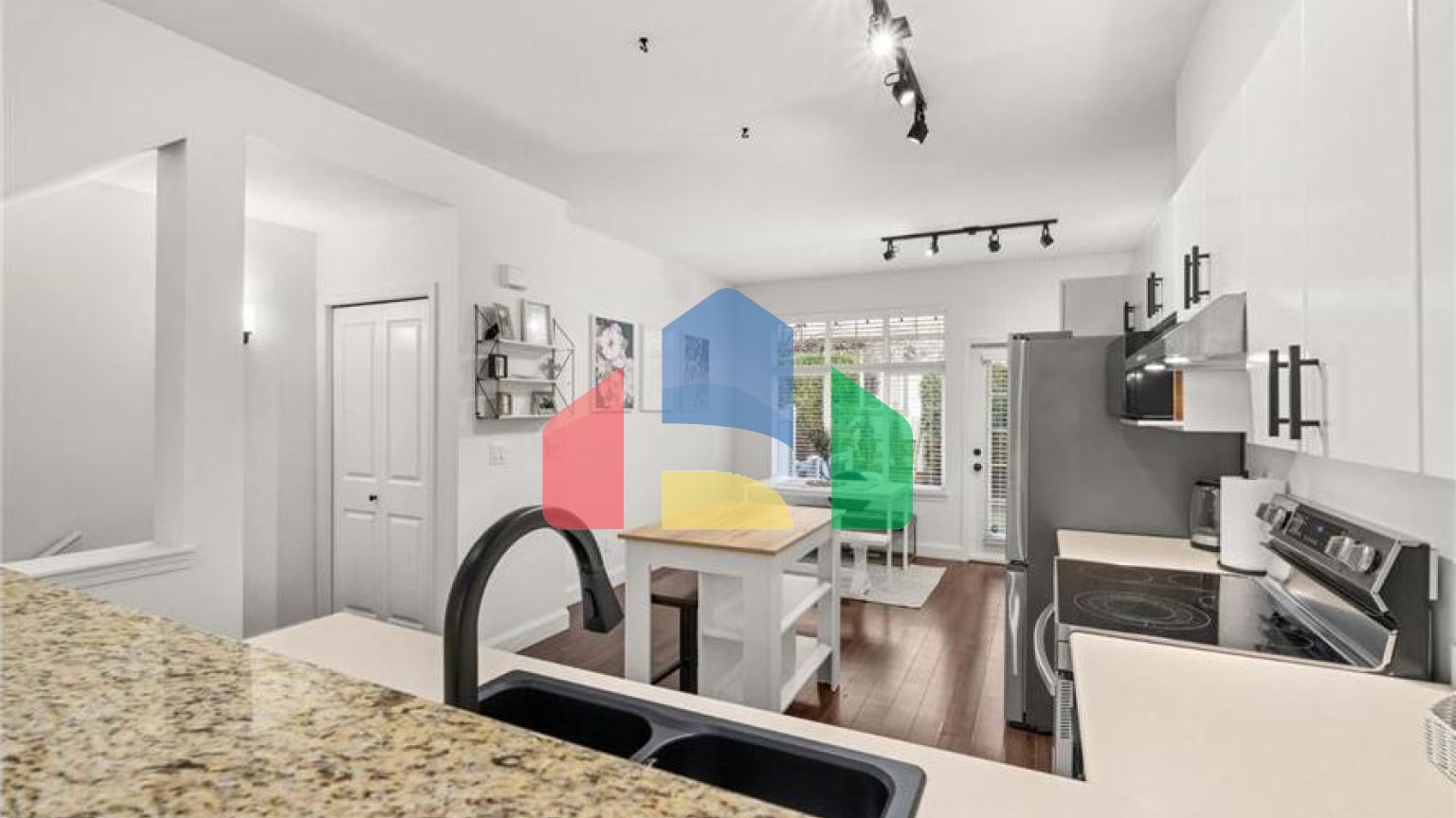 Residential - Townhouse - Surrey, Canada - Canada