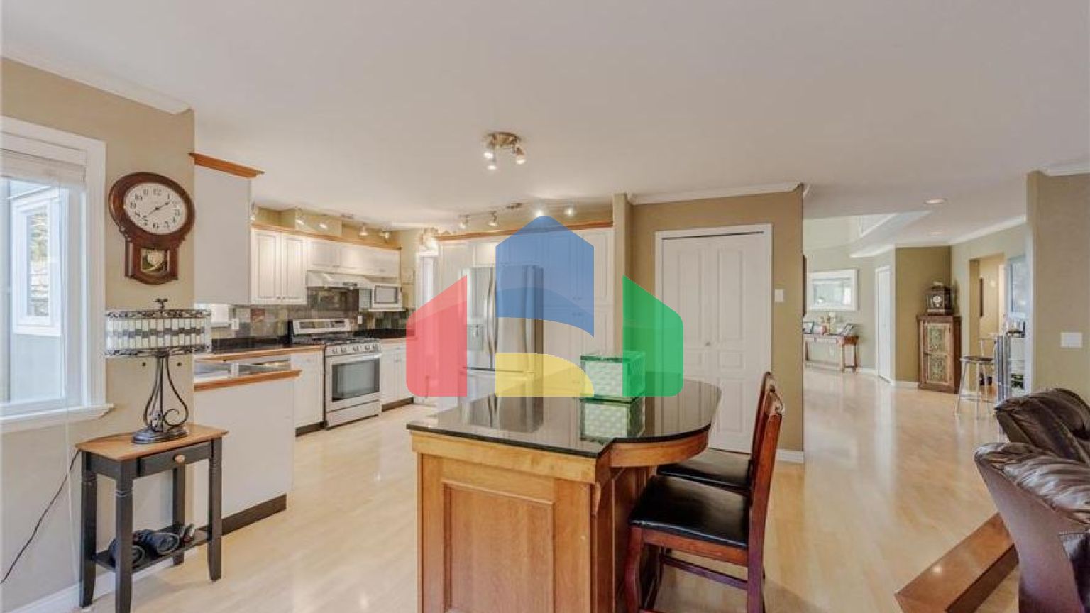 Residential - Single Family Home - Surrey, Canada - Canada