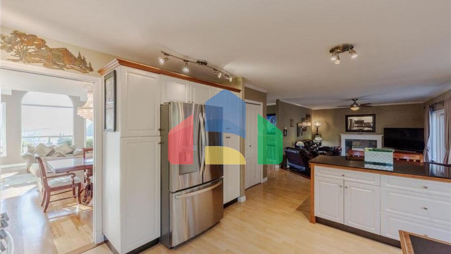 Residential - Single Family Home - Surrey, Canada - Canada