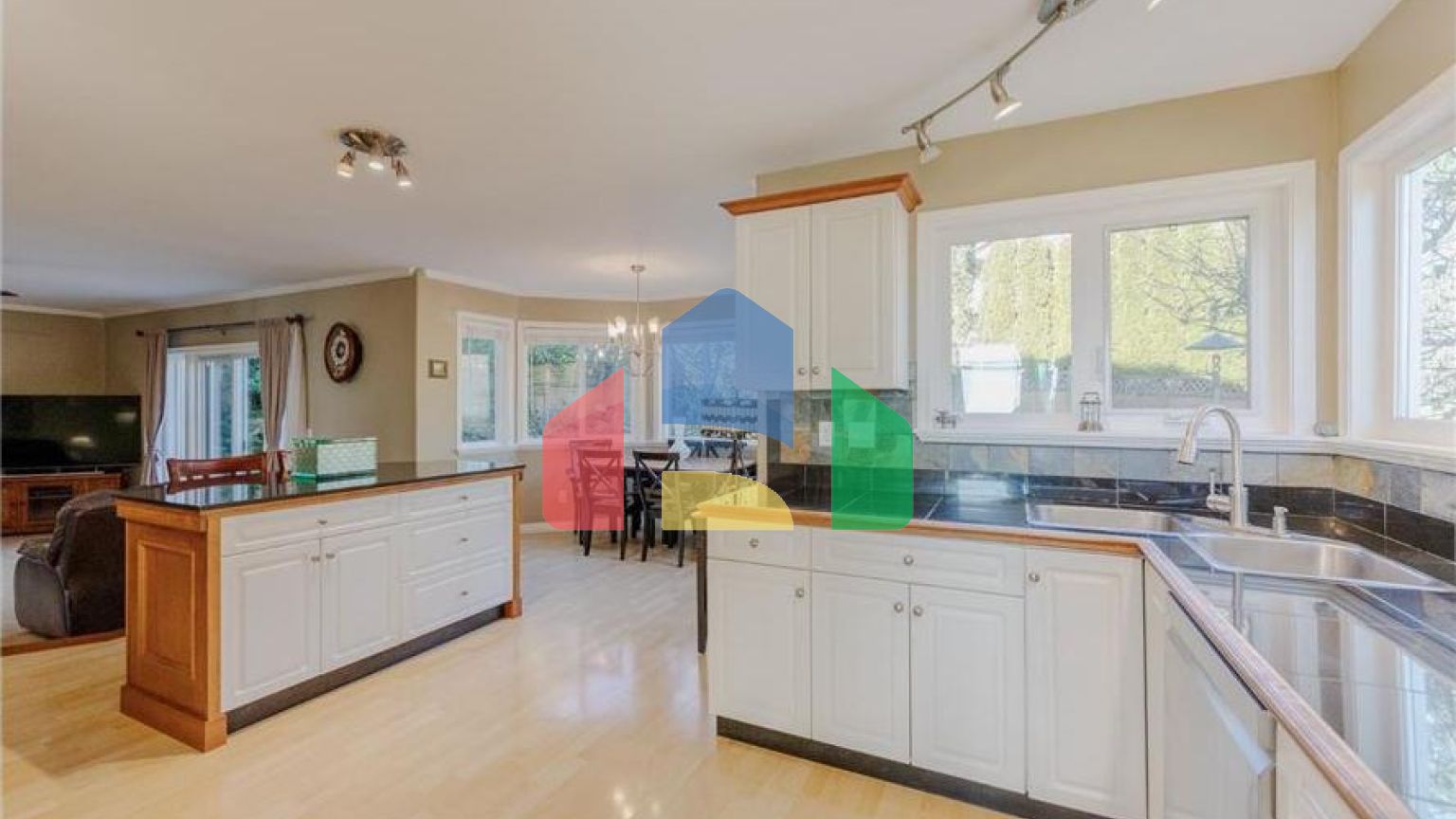 Residential - Single Family Home - Surrey, Canada - Canada