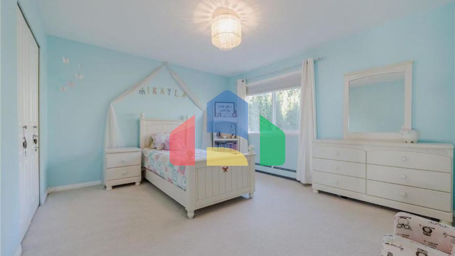 Residential - Single Family Home - Surrey, Canada - Canada