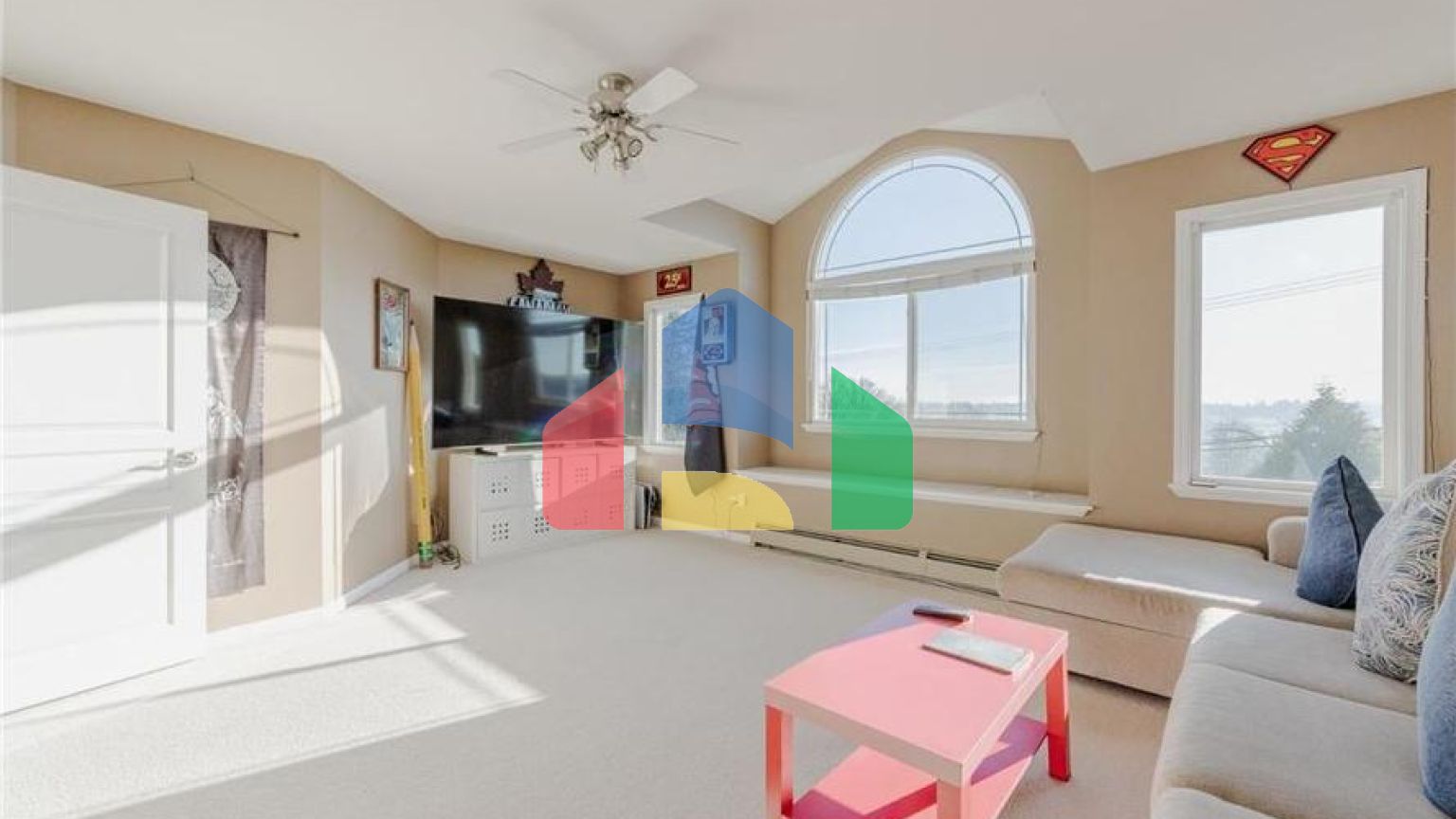 Residential - Single Family Home - Surrey, Canada - Canada