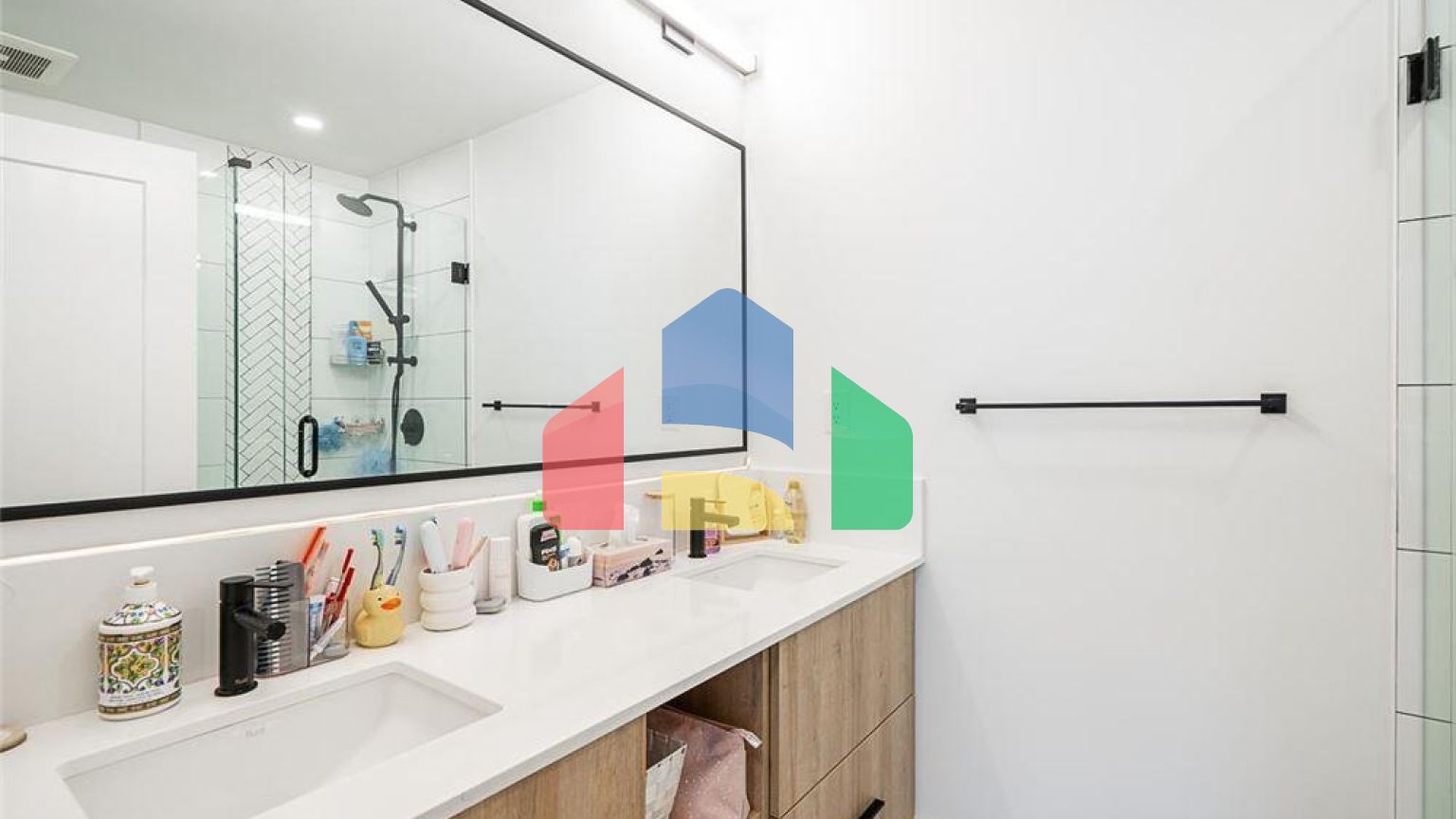 Residential - Townhouse - Surrey, Canada - Canada