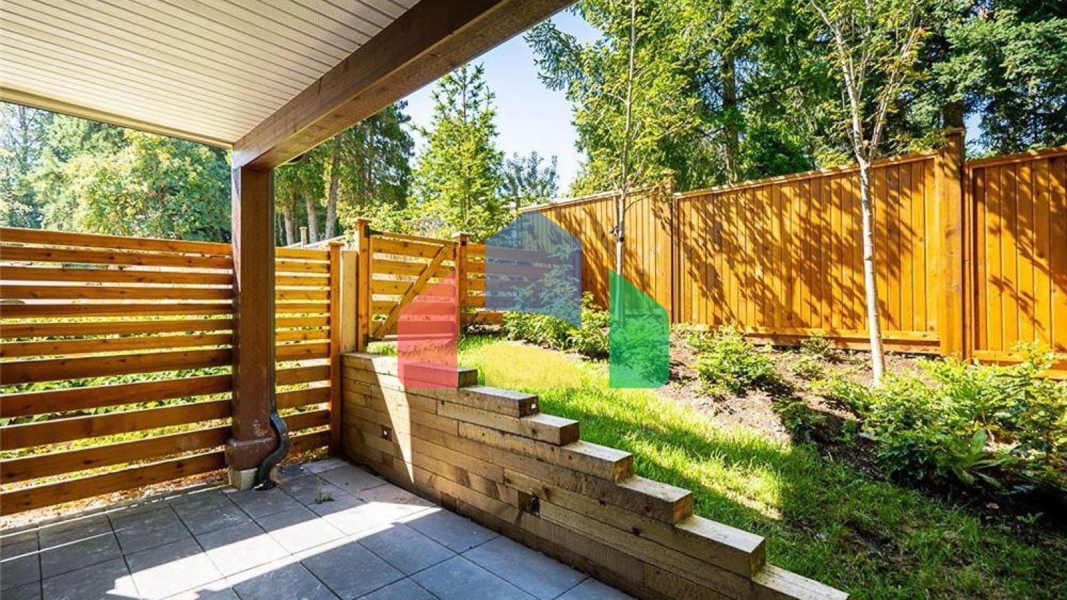 Residential - Townhouse - Surrey, Canada - Canada