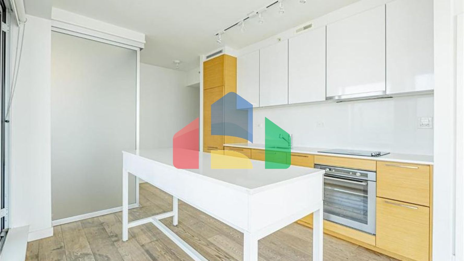 Residential - Single Family Home - Surrey, Canada - Canada