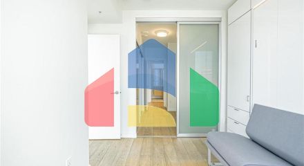 Residential - Single Family Home - Surrey, Canada - Canada