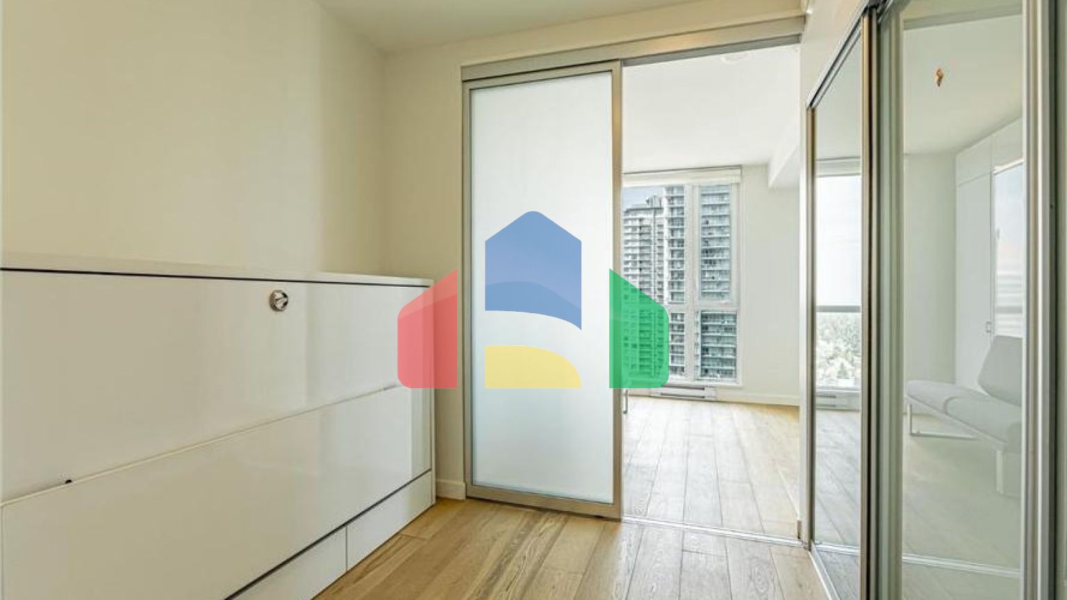 Residential - Single Family Home - Surrey, Canada - Canada