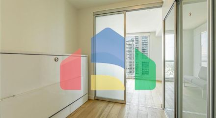 Residential - Single Family Home - Surrey, Canada - Canada