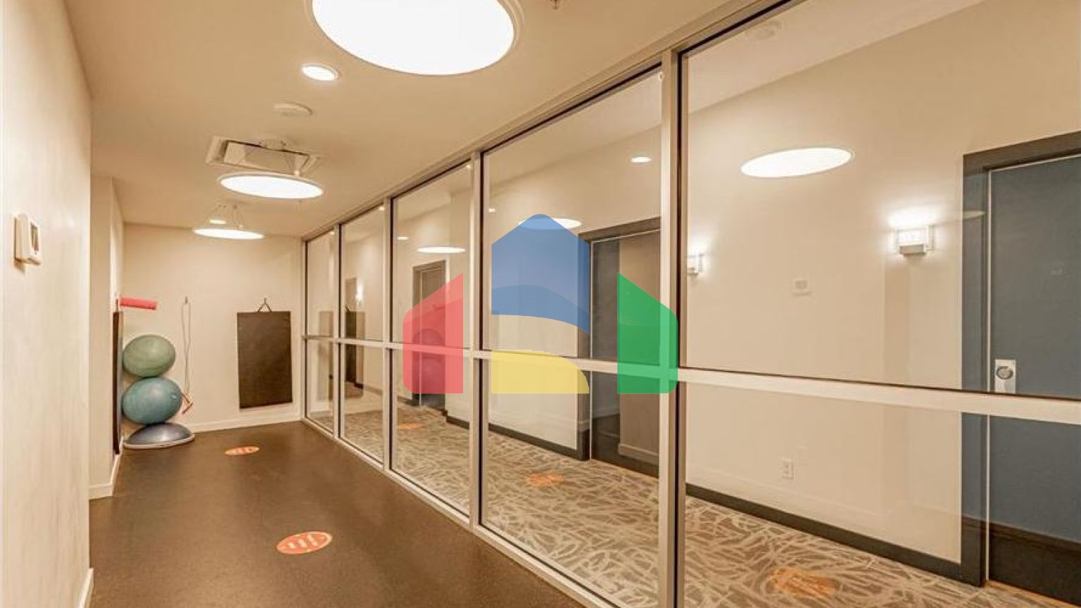 Residential - Single Family Home - Surrey, Canada - Canada