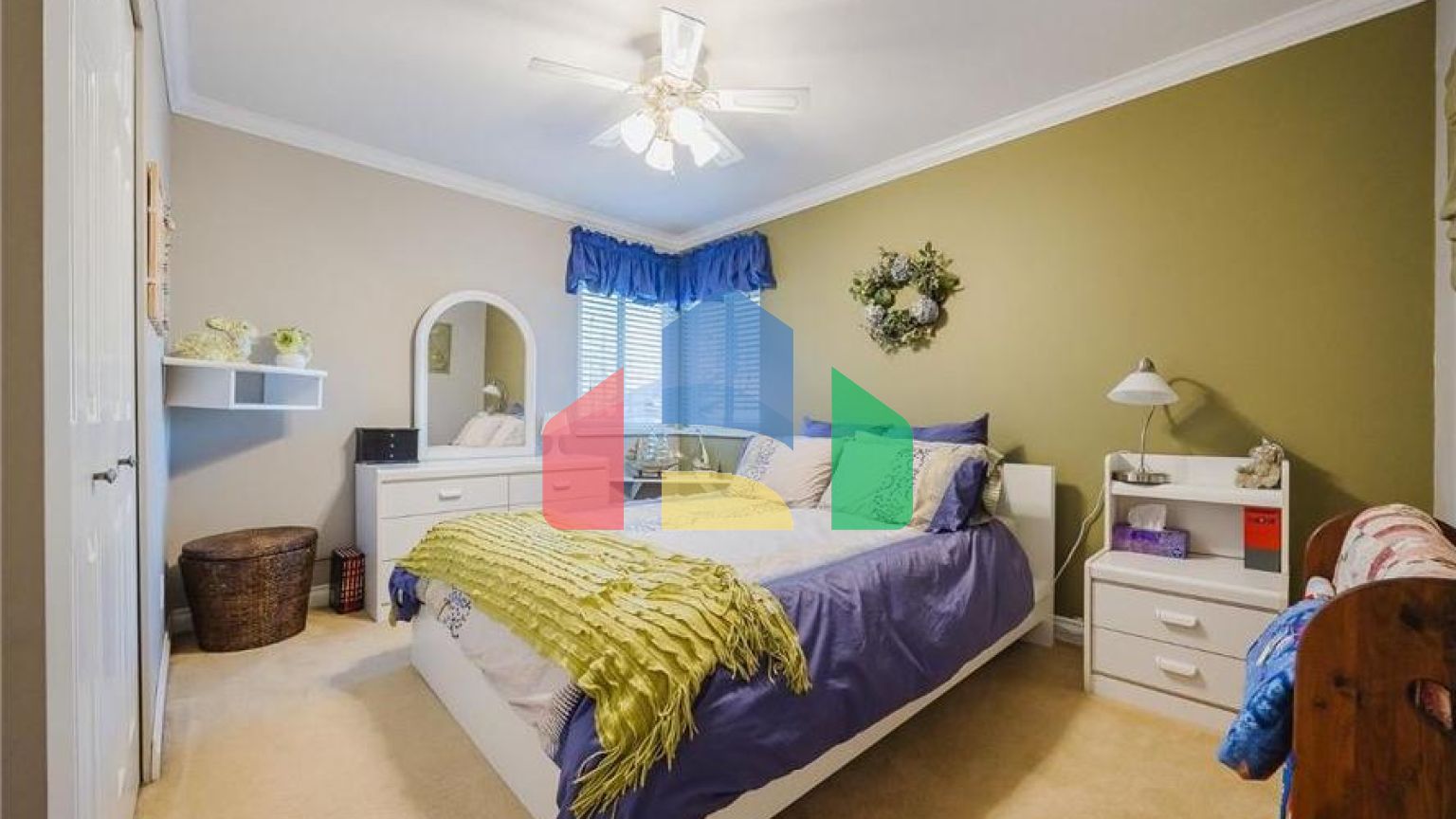 Residential - Single Family Home - Surrey, Canada - Canada