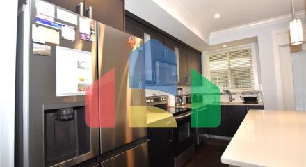 Residential - Townhouse - Surrey, Canada - Canada