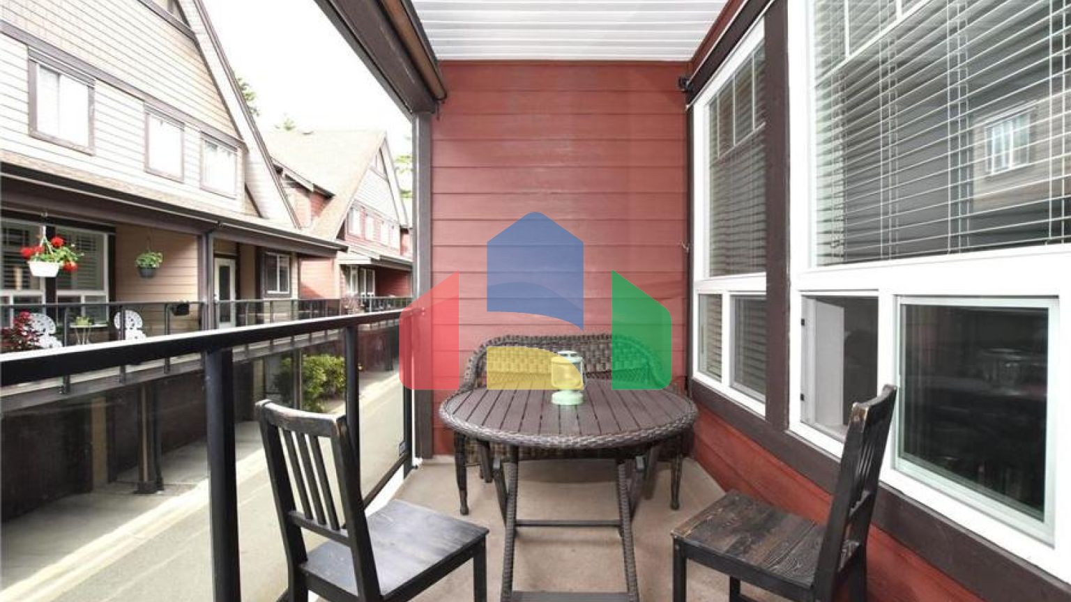 Residential - Townhouse - Surrey, Canada - Canada