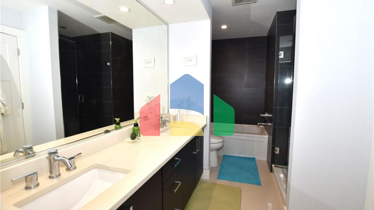 Residential - Townhouse - Surrey, Canada - Canada