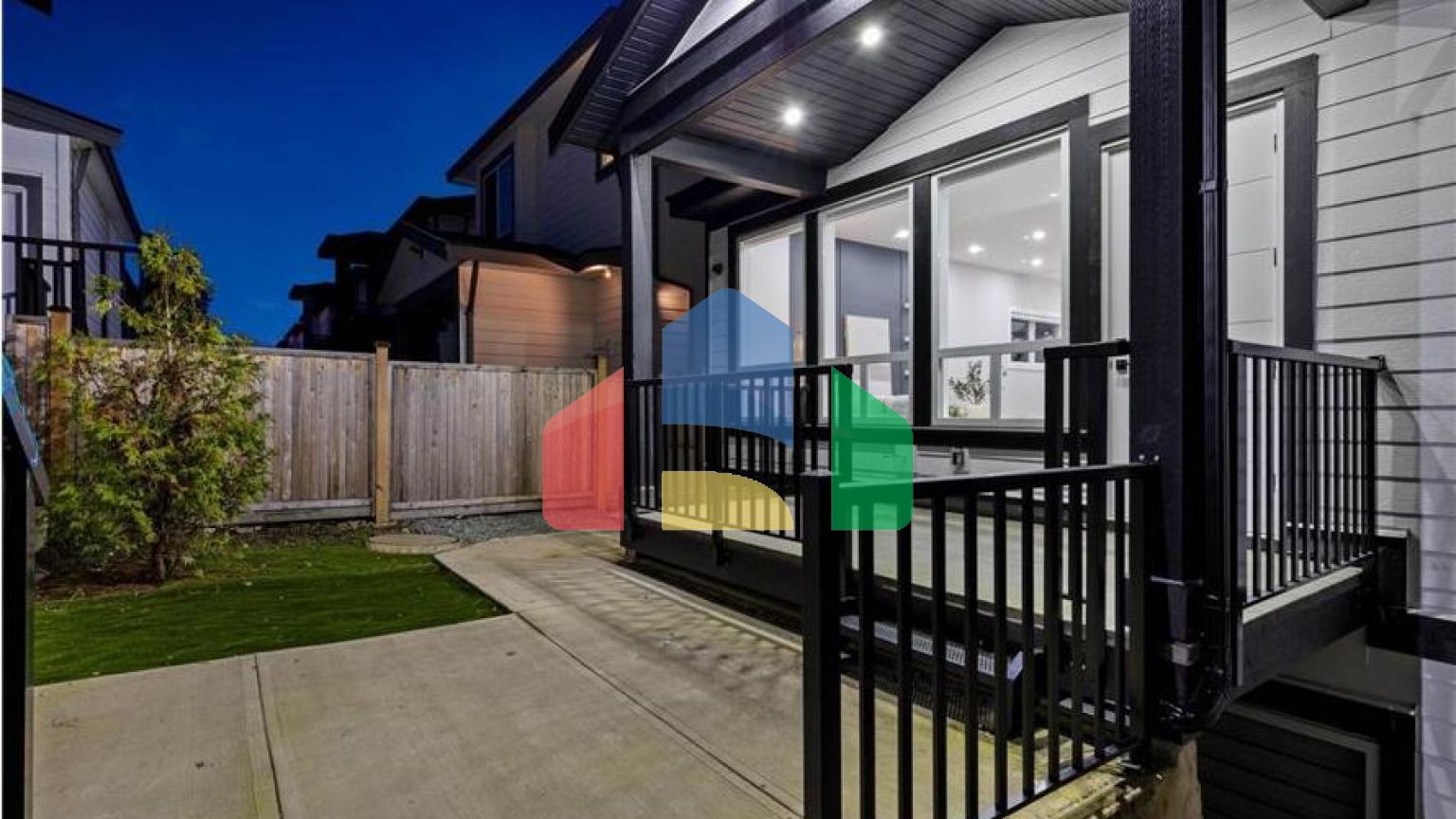 Residential - Single Family Home - Surrey, Canada - Canada