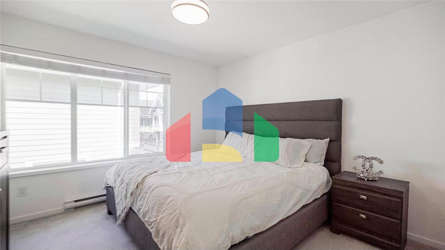 Residential - Townhouse - Surrey, Canada - Canada