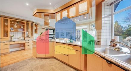 Residential - Single Family Home - Surrey, Canada - Canada