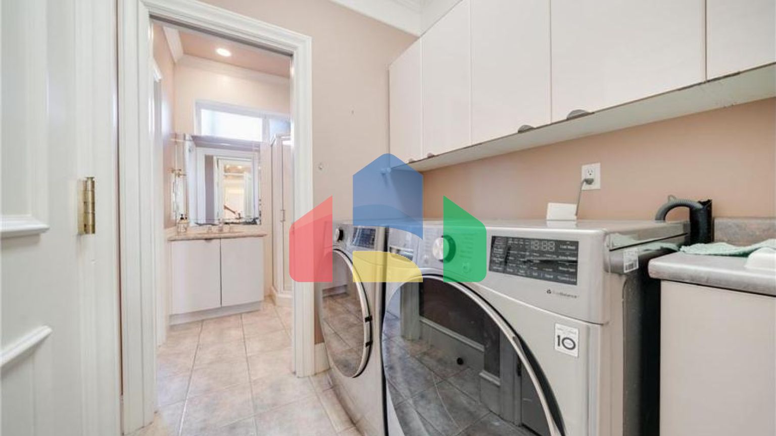 Residential - Single Family Home - Surrey, Canada - Canada