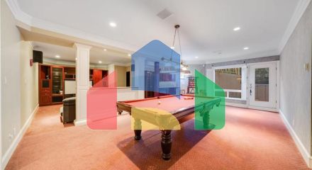 Residential - Single Family Home - Surrey, Canada - Canada