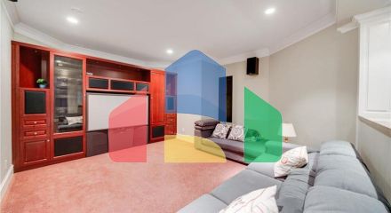 Residential - Single Family Home - Surrey, Canada - Canada