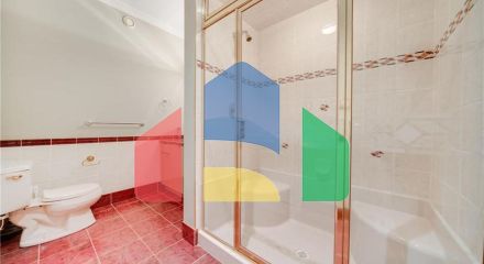 Residential - Single Family Home - Surrey, Canada - Canada