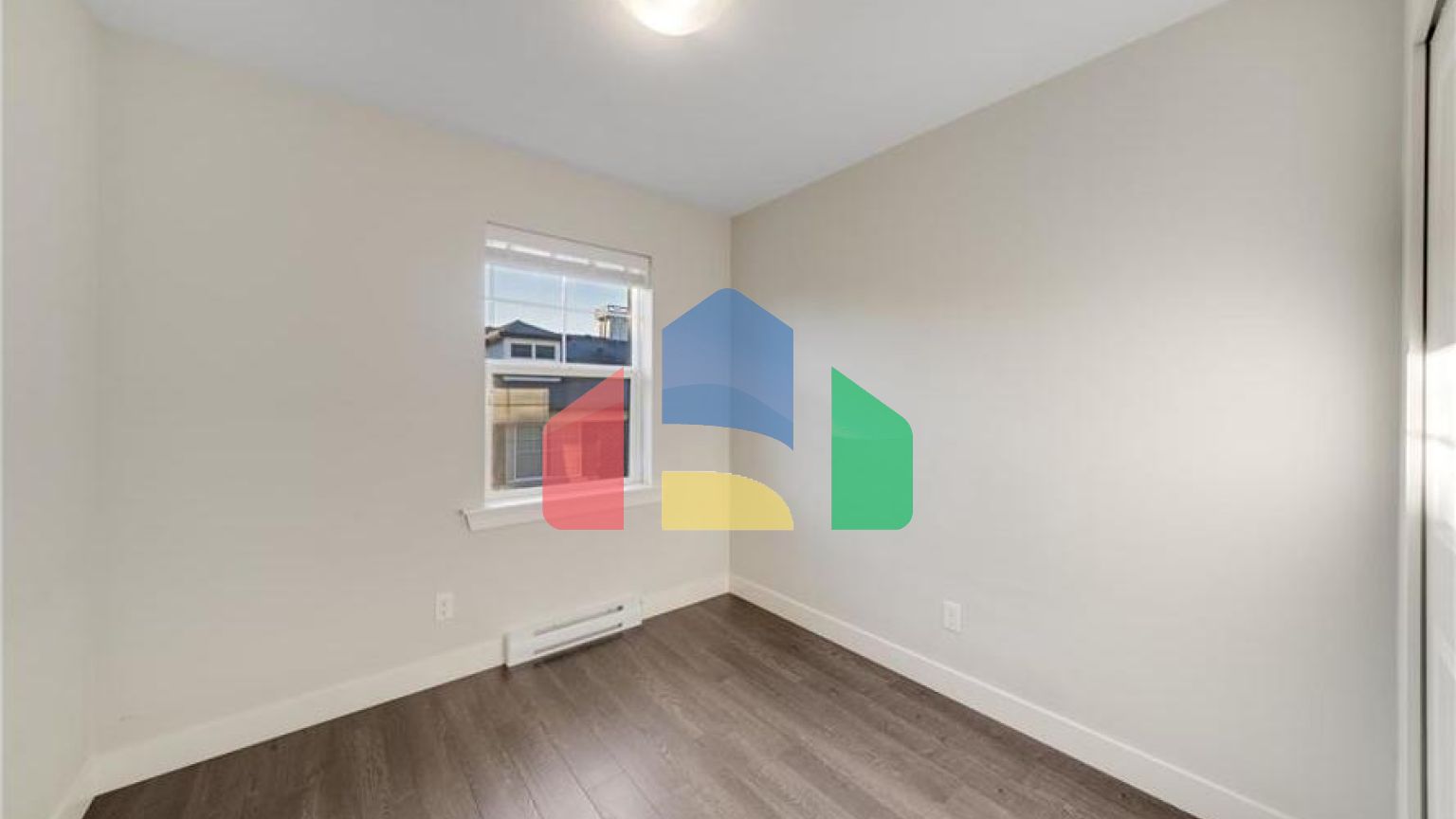 Residential - Townhouse - Surrey, Canada - Canada