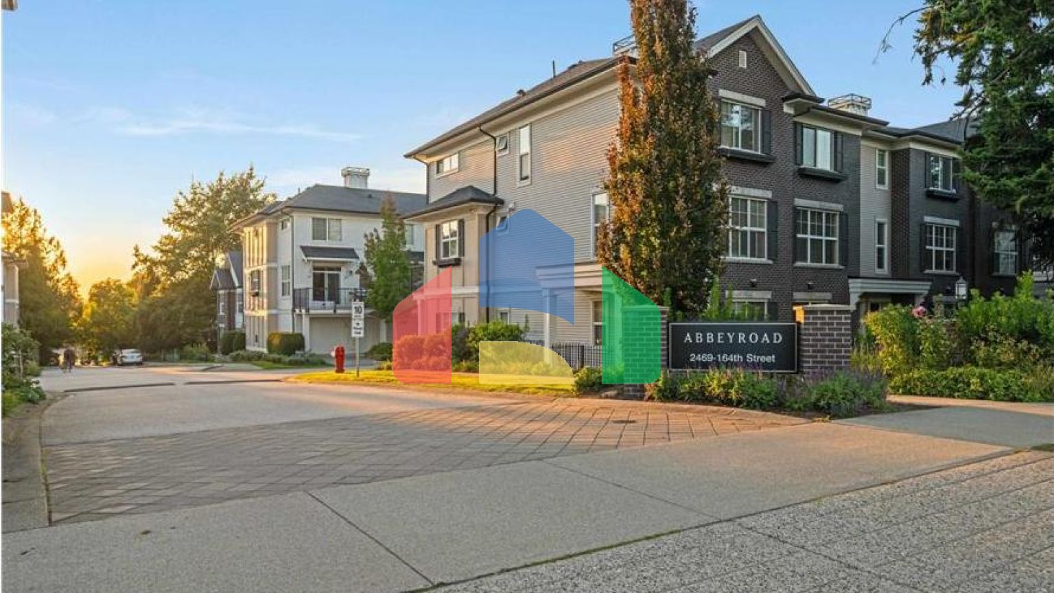 Residential - Townhouse - Surrey, Canada - Canada