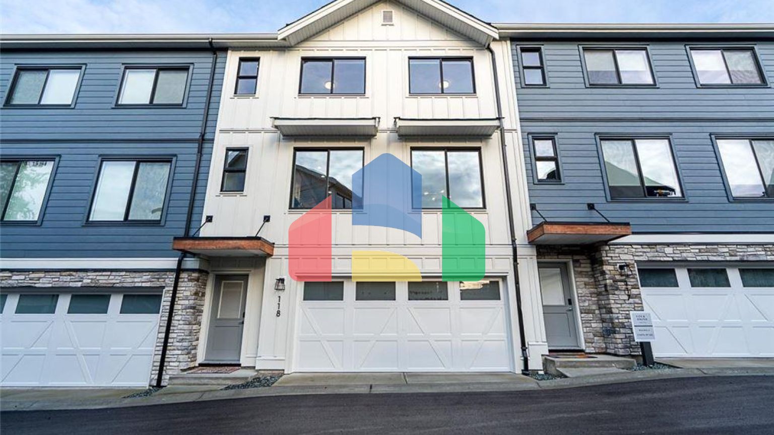 Residential - Townhouse - Surrey, Canada - Canada