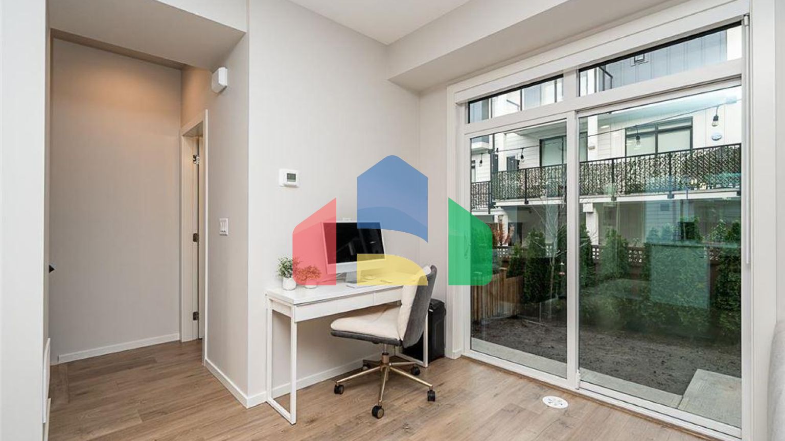 Residential - Townhouse - Surrey, Canada - Canada