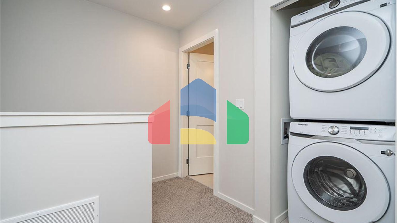 Residential - Townhouse - Surrey, Canada - Canada