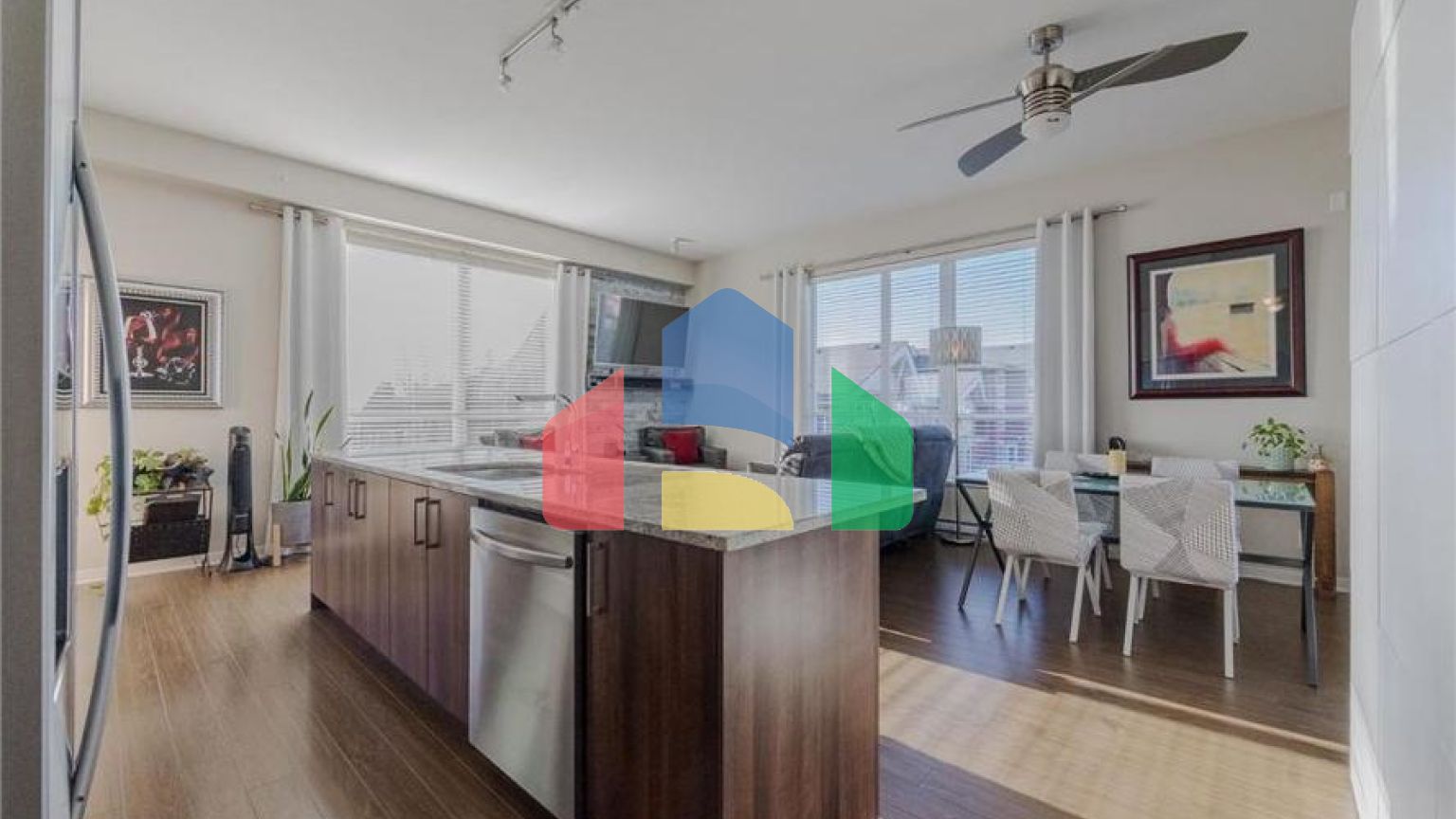 Residential - Single Family Home - Surrey, Canada - Canada