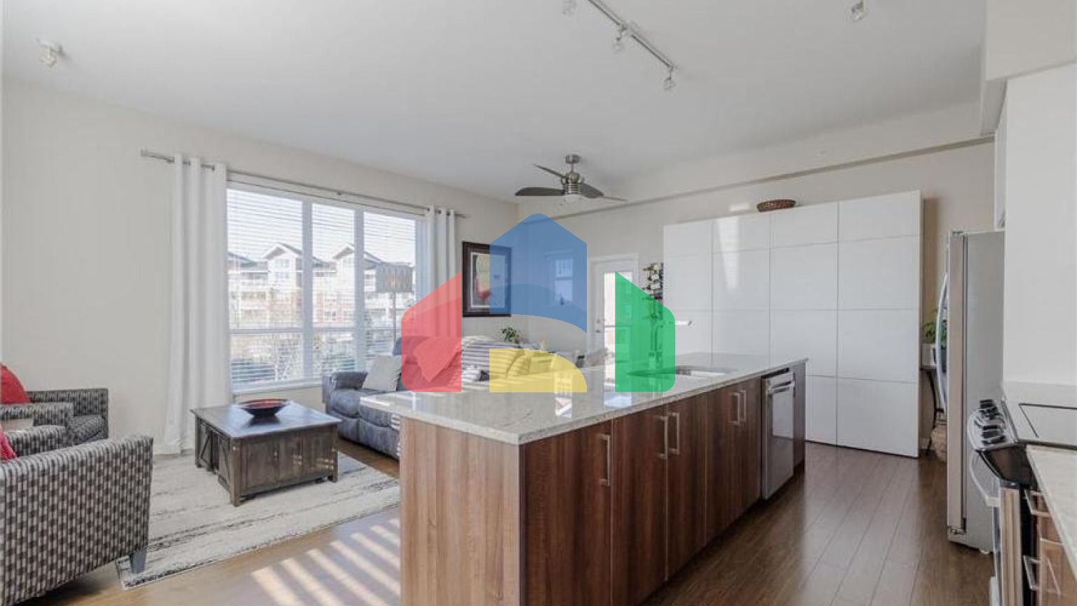 Residential - Single Family Home - Surrey, Canada - Canada