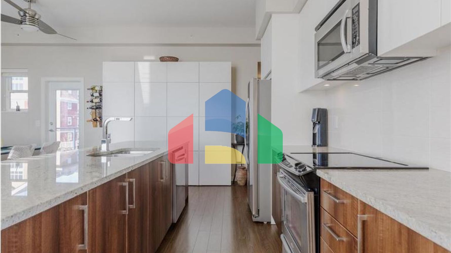 Residential - Single Family Home - Surrey, Canada - Canada